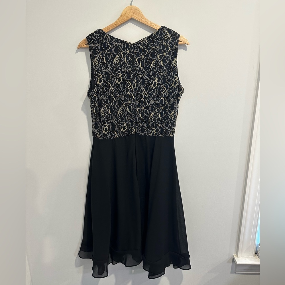 🎉Gabby Sky Metallic Lace Occasion Dress Size 12 - Picture 3 of 5